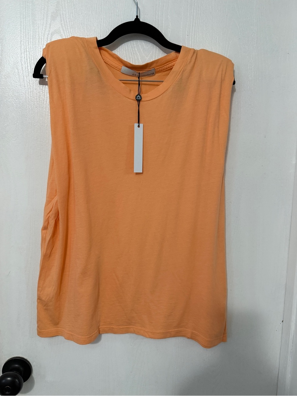 Stillwater strong shoulder Sleeveless Tank Top in Peach/orange- NWT large